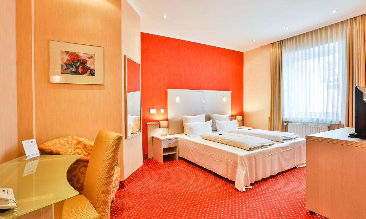 Hotel Stadt Капелн Екстериор снимка