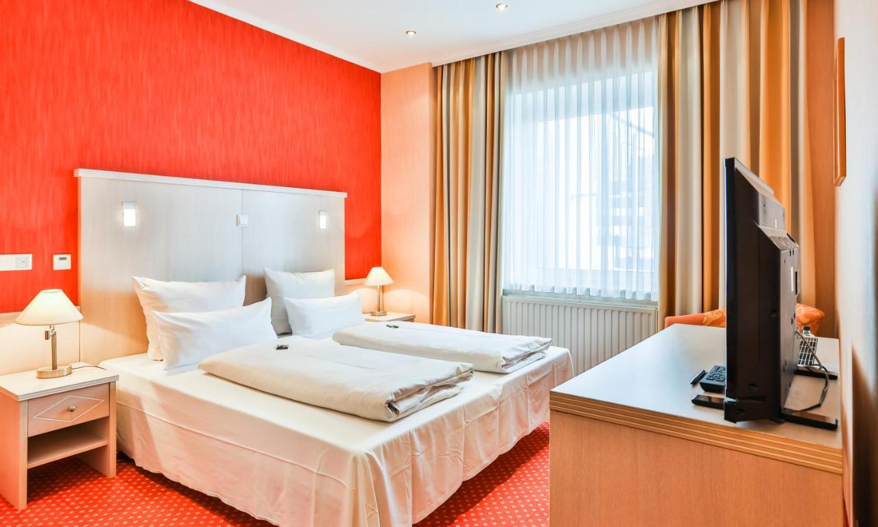 Hotel Stadt Капелн Екстериор снимка