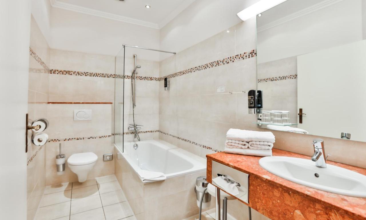 Hotel Stadt Капелн Екстериор снимка
